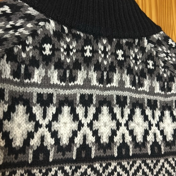 Lands End Fair Isle Cardigan Sweater Medium. Excellent condition. - Picture 7 of 9